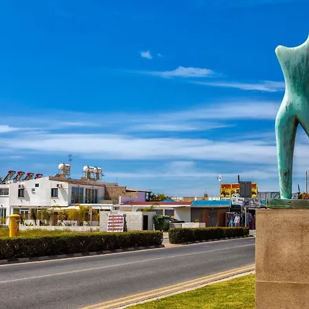 Nissi Avenue In * Agia Napa